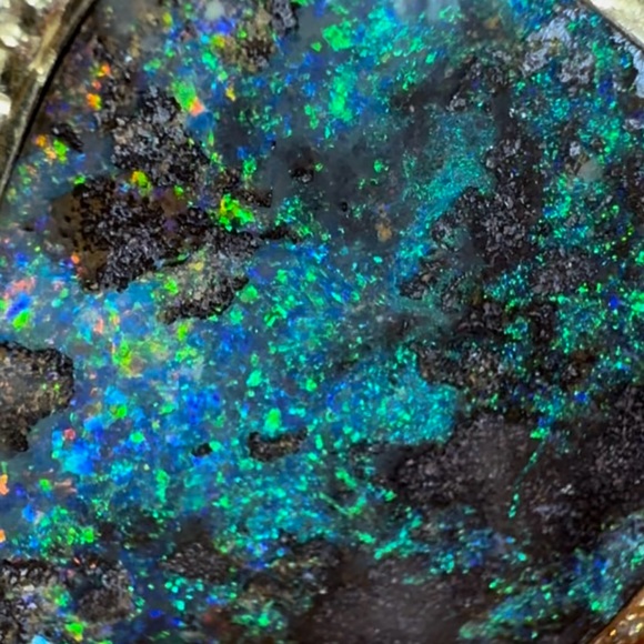 Pristine condition 24.38ct Australian boulder Opal with diamonds, 18K YG - Picture 6 of 16